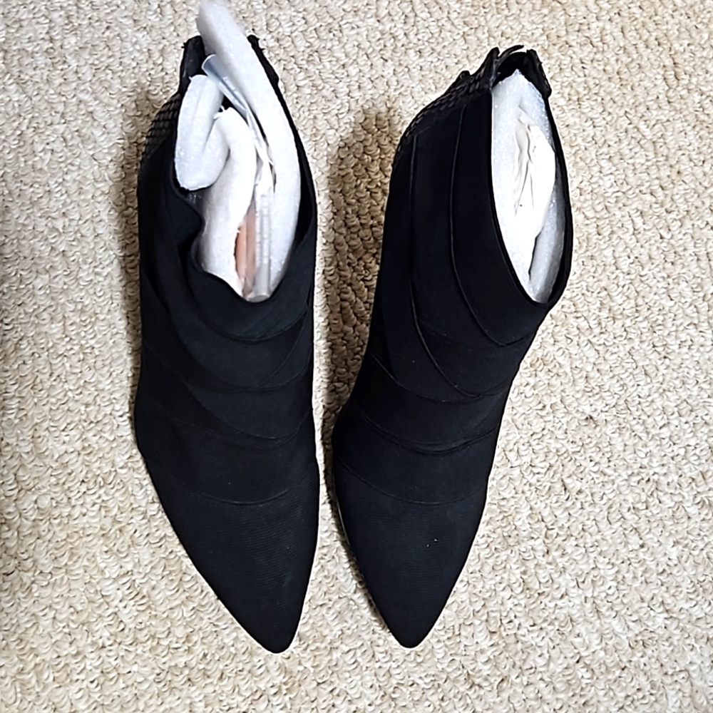BN Jessica Simpson ankle booties